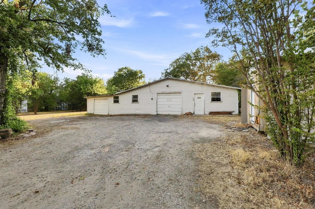 1705 Morse Street, Commerce