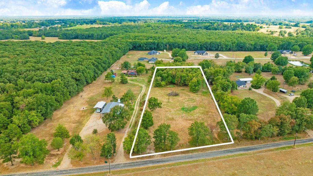 1374 County Road 45800, Blossom