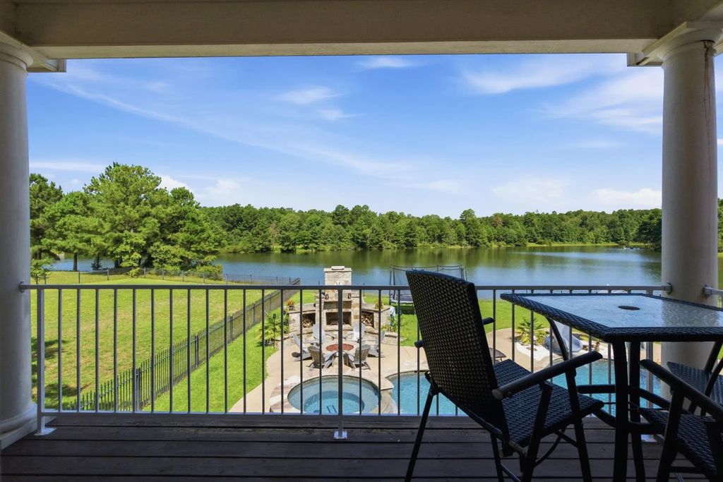 10936 Deer Creek Drive, Tyler