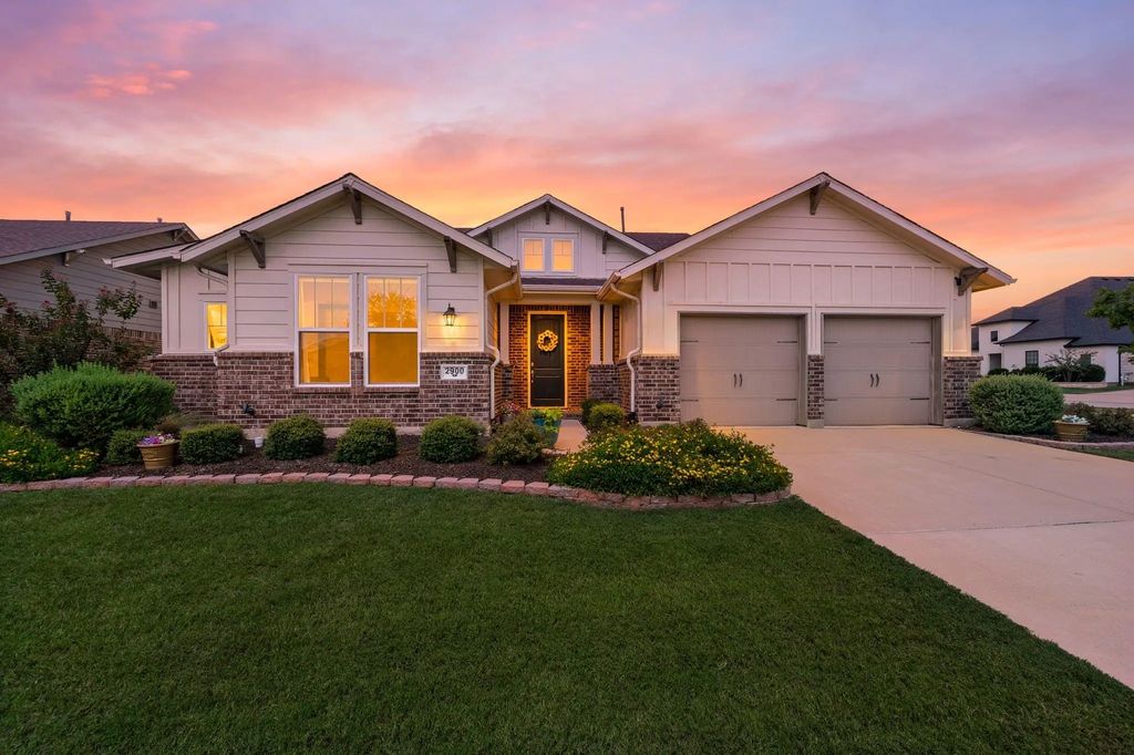 2900 Peekaboo Lane, Northlake