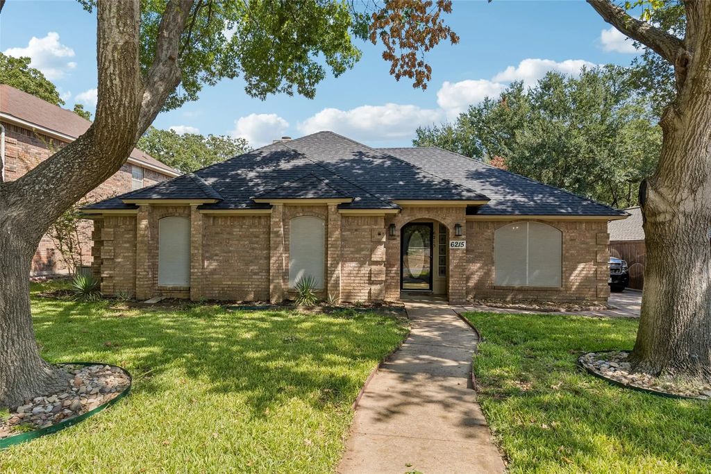 6215 Sandybrook Drive, Arlington