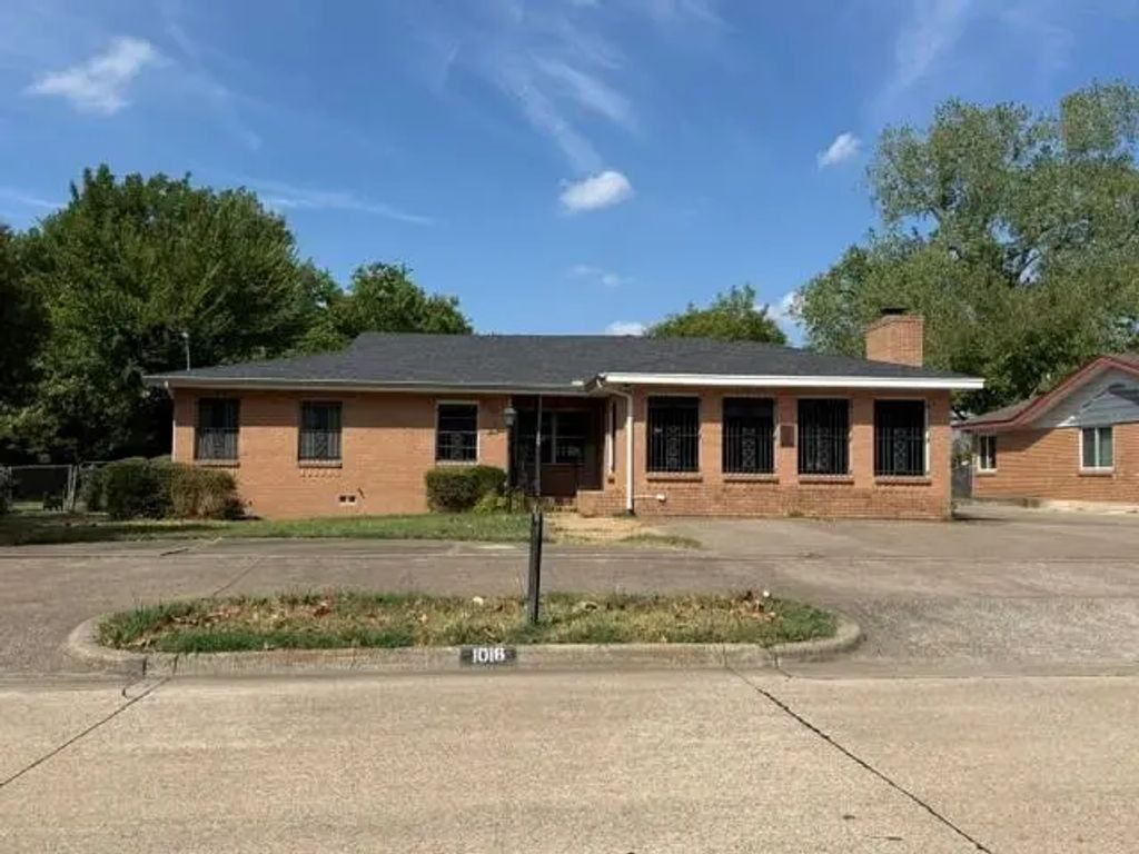 1016 Usher Street, Benbrook