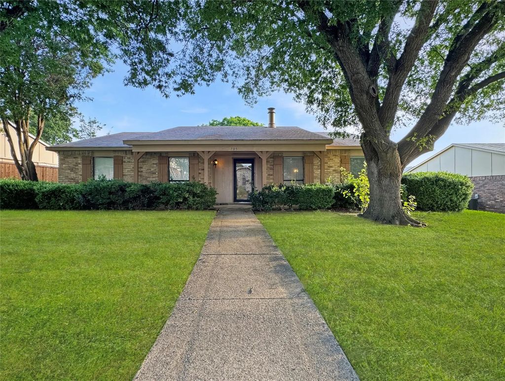 705 Priscilla, DeSoto