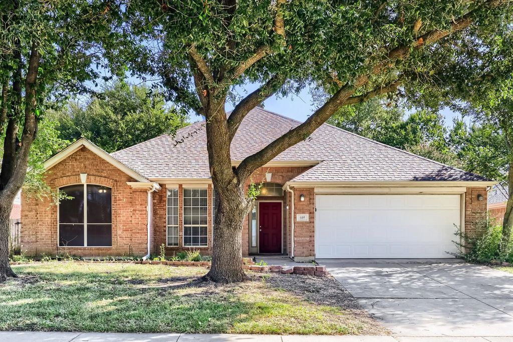 605 Oakbrook Drive, Burleson
