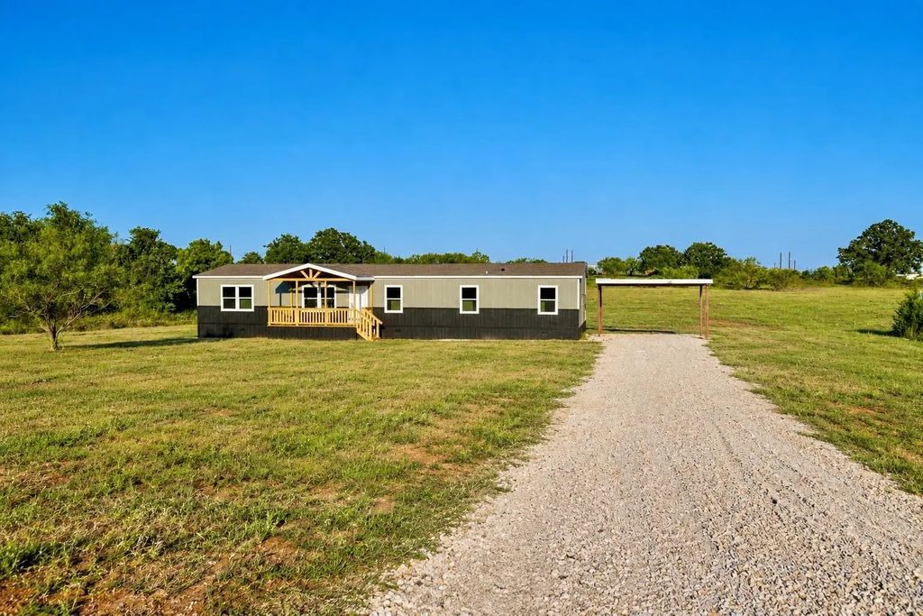 2012 Buffet Way, Poolville