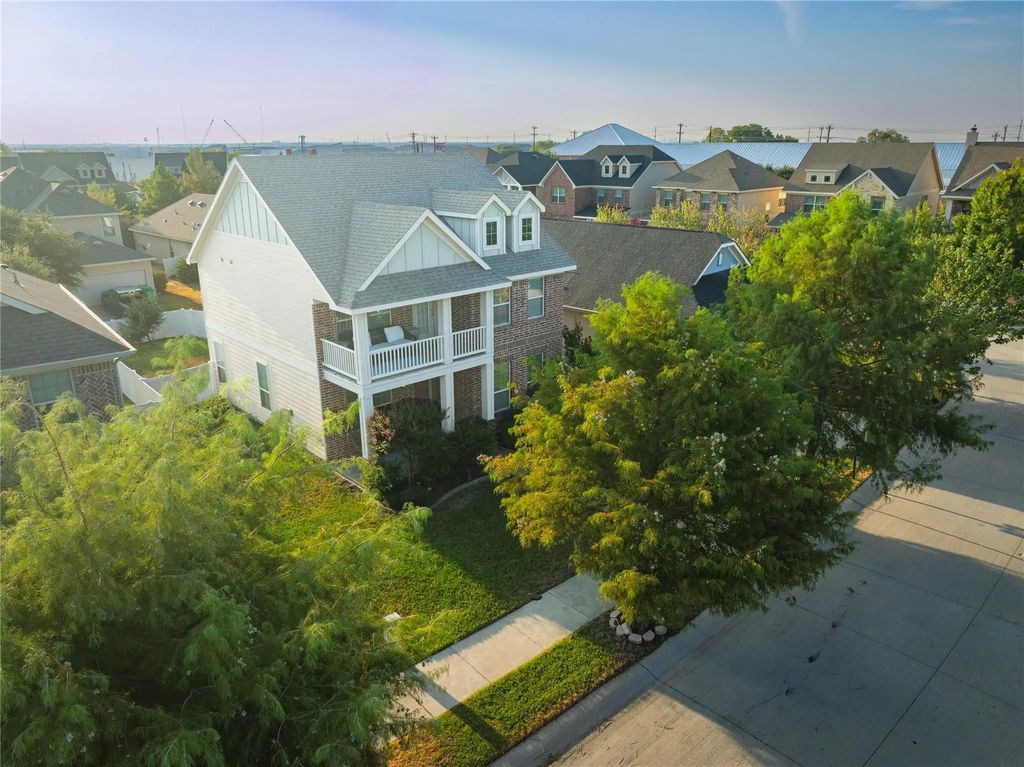 708 Whitemarsh Drive, Aubrey