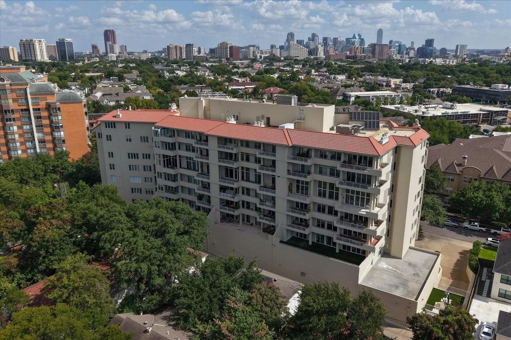 4500 Roland Avenue 807, Highland Park