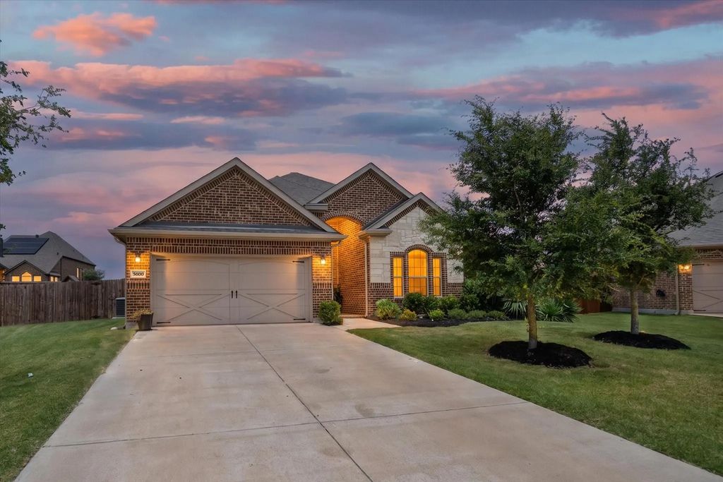 5600 Log Cabin Court, Midlothian