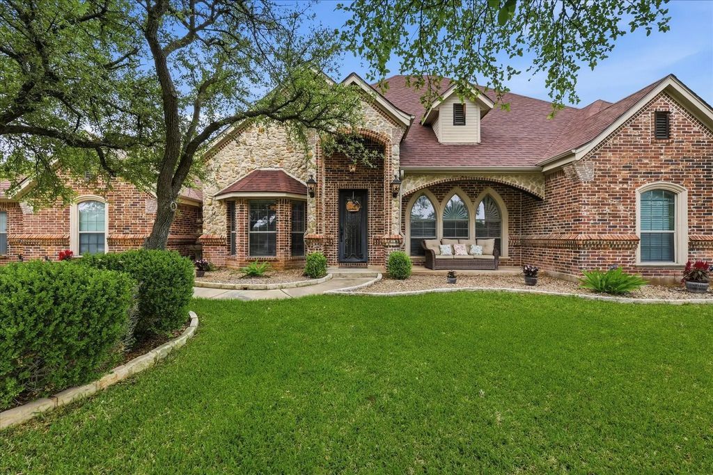 150 Blacktail Lane, Azle