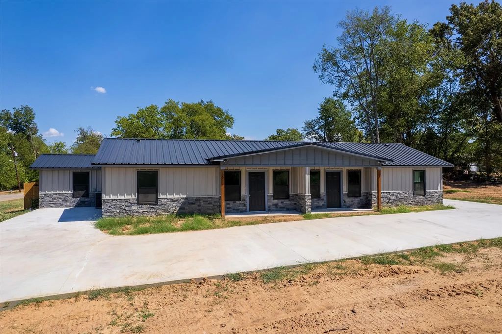 120 Maxwell, Sulphur Springs