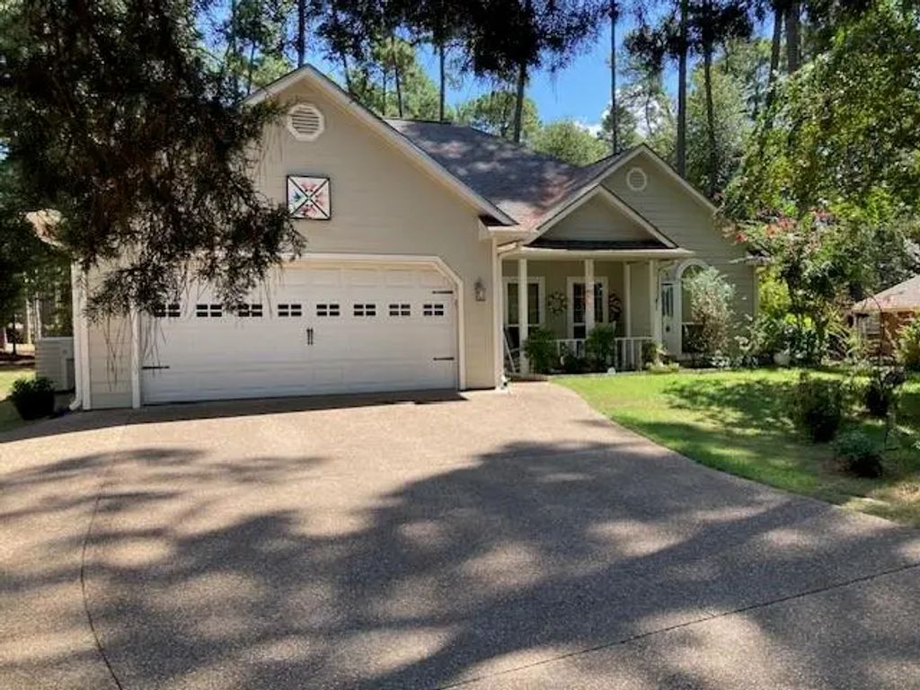 150 Pine Needle Glen, Holly Lake Ranch