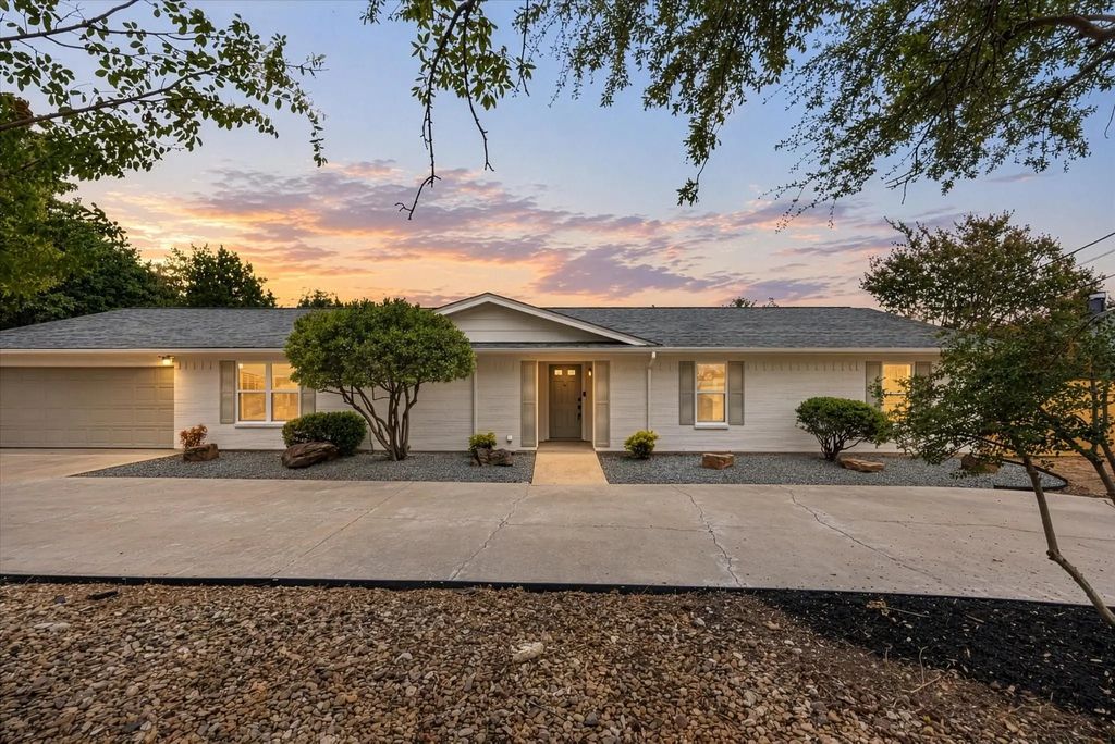 5105 Fairway Circle, De Cordova
