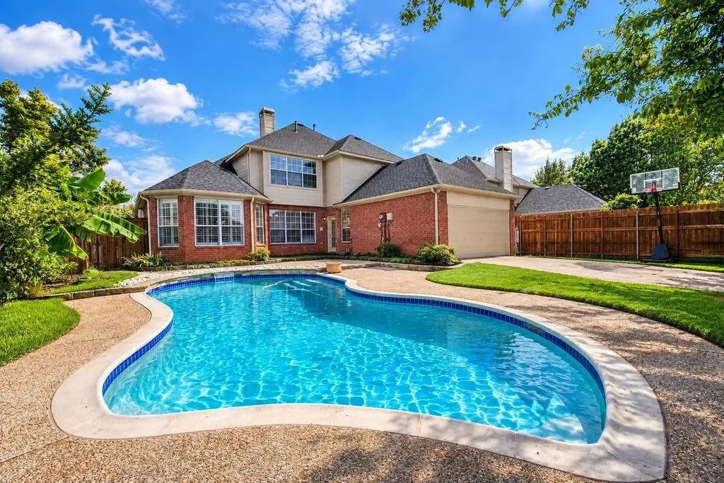 1524 Santa Fe Trail, Carrollton