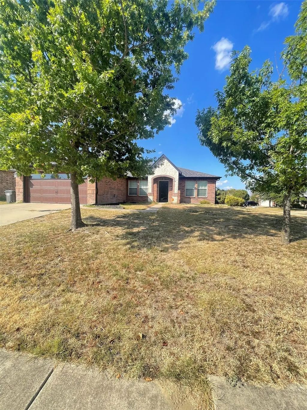 2001 Preston Trail, Forney