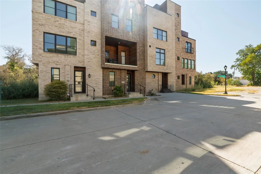 449 S Rayner Street, Fort Worth
