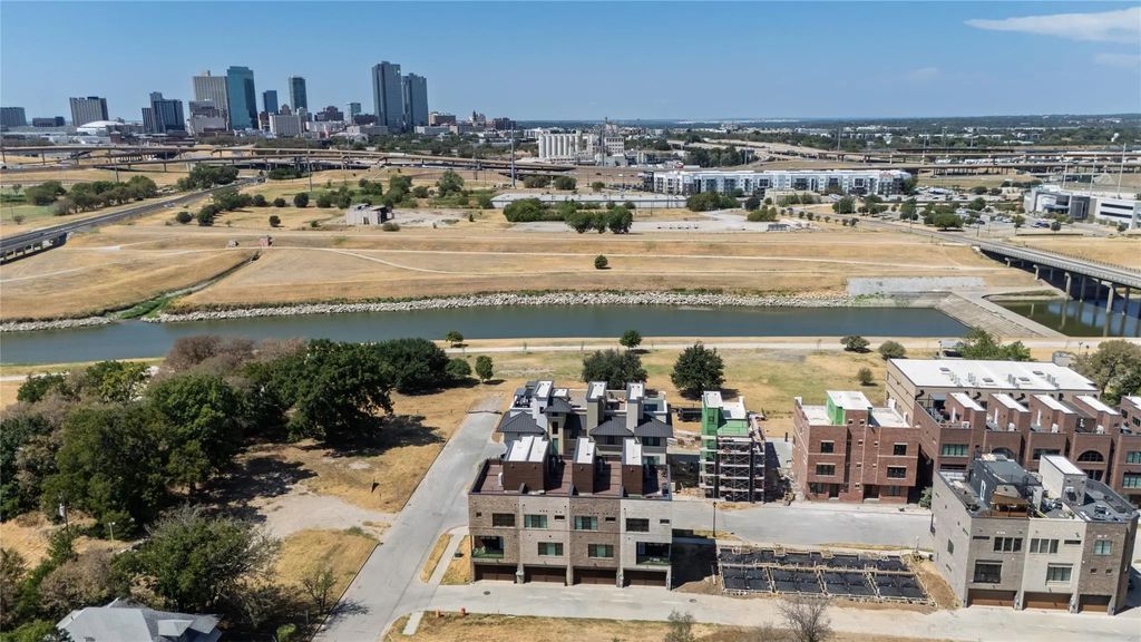 449 S Rayner Street, Fort Worth