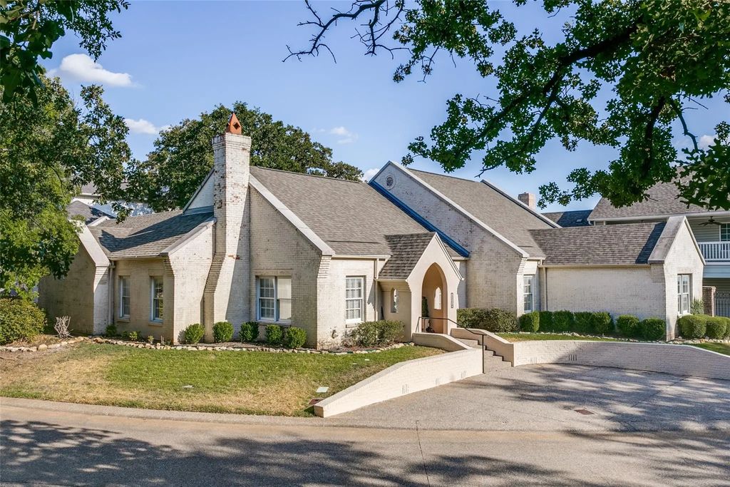 1208 Kelpie Court, Fort Worth