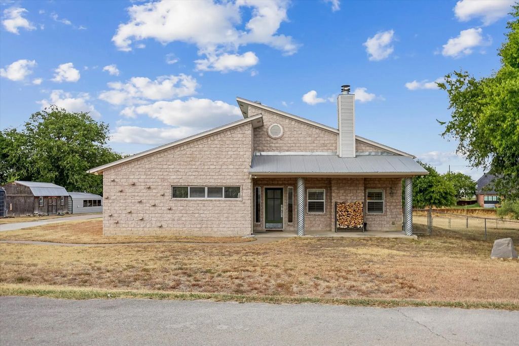 8252 Money Lane, Fort Worth