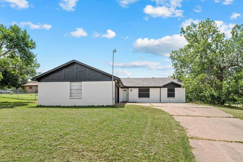 103 Park Trail Place, Joshua