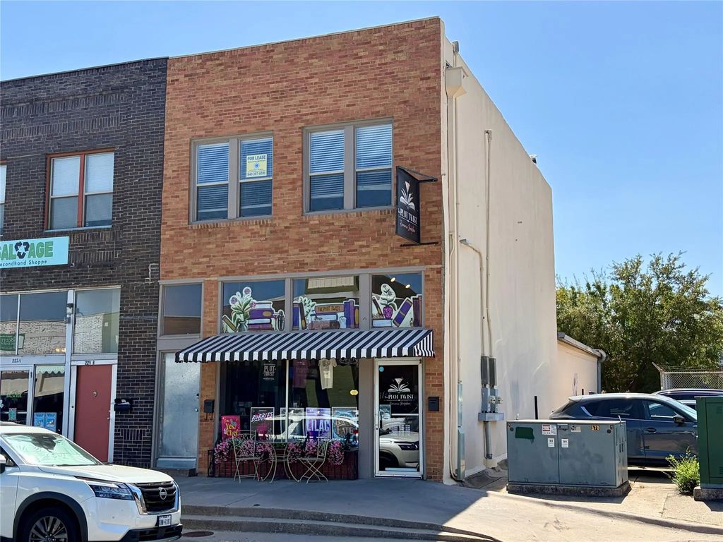 227 W Oak Street B, Denton