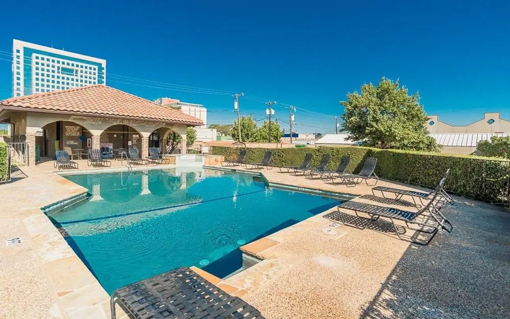 5757 E University Boulevard 27y, Dallas