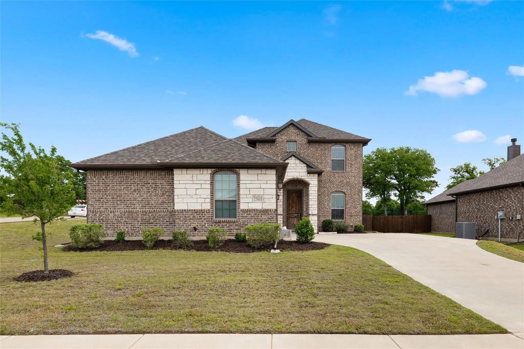 2501 Bunker Hill Drive, Burleson