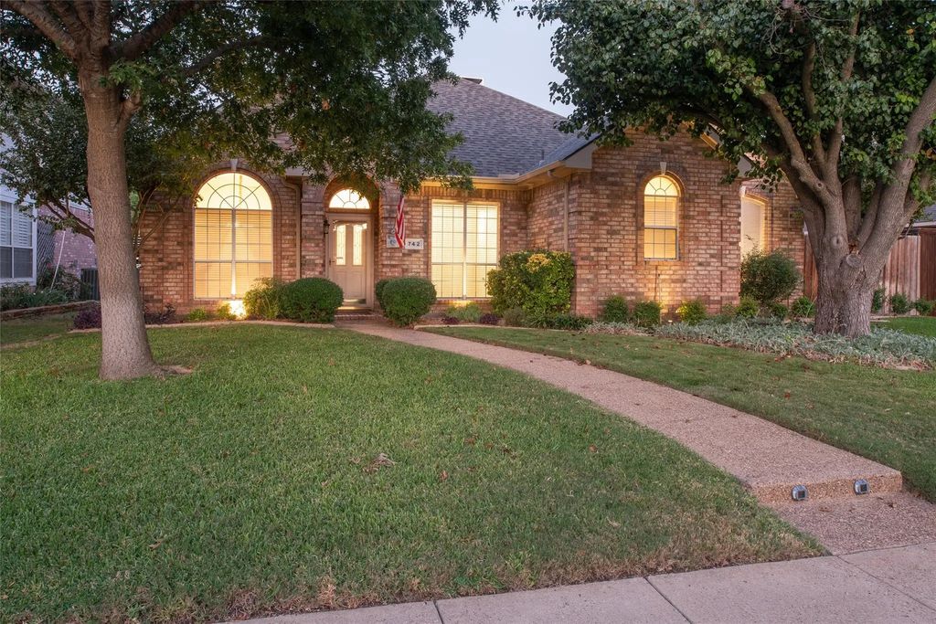 742 Yellowstone Drive, Allen