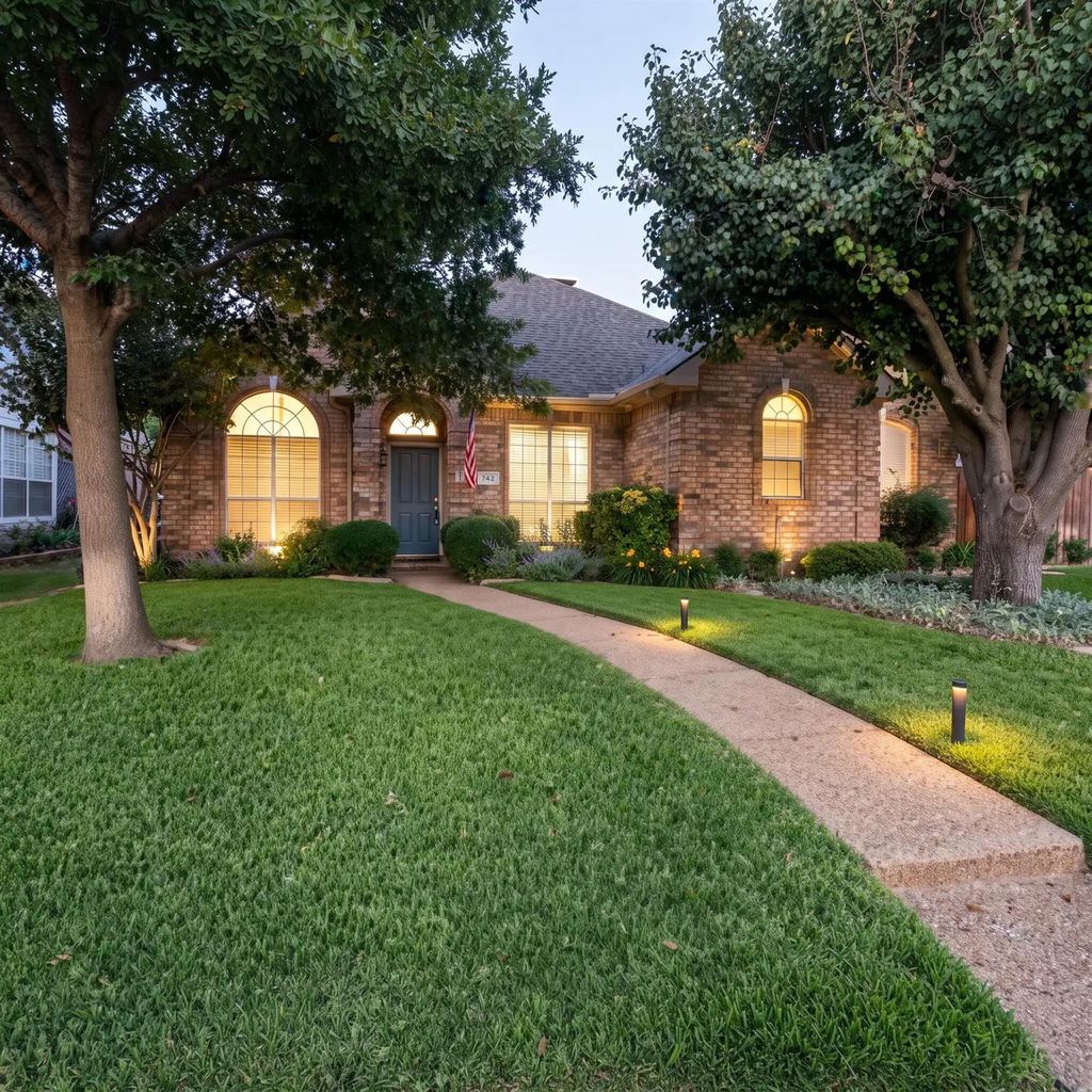 742 Yellowstone Drive, Allen