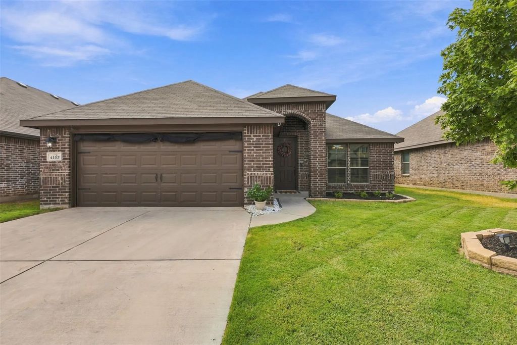 4153 Mountain Meadow Road, Fort Worth