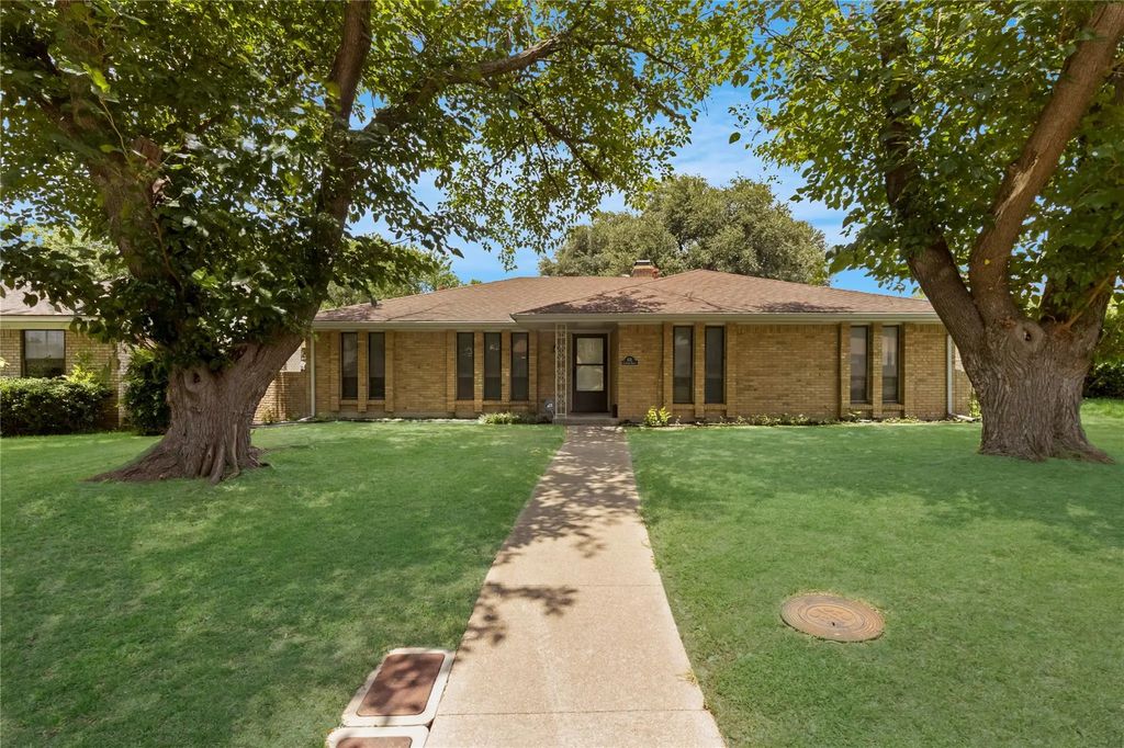 631 E Cherry Street, Duncanville
