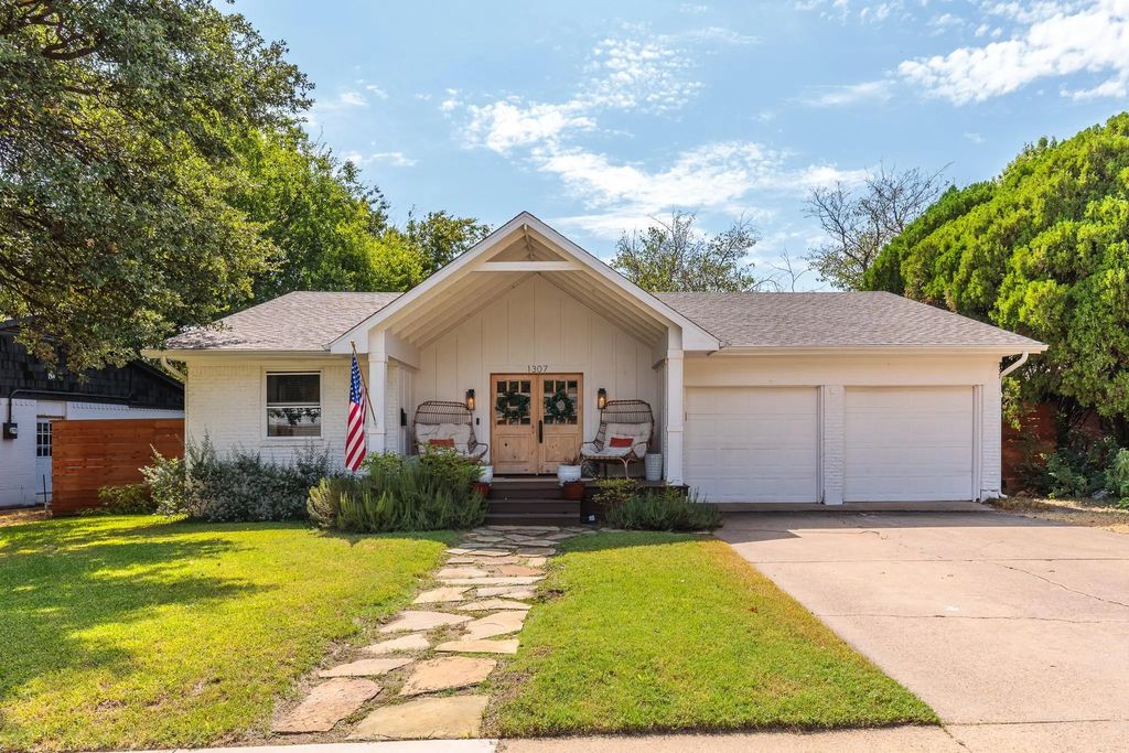 1307 Magnolia Drive, Richardson