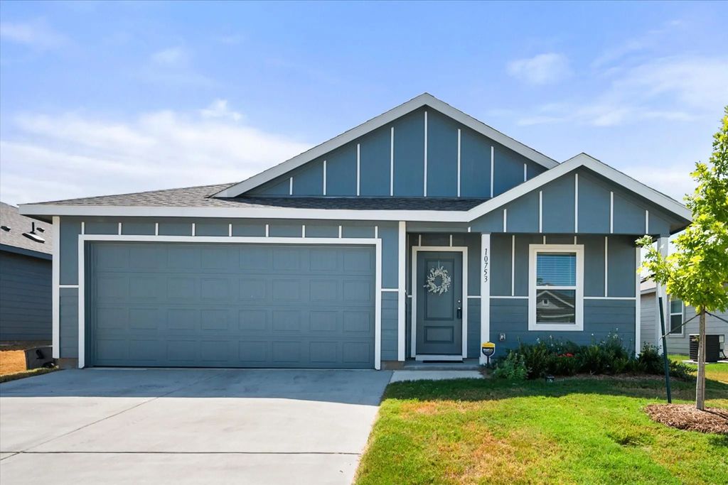 10753 Cowhide Lane, Fort Worth