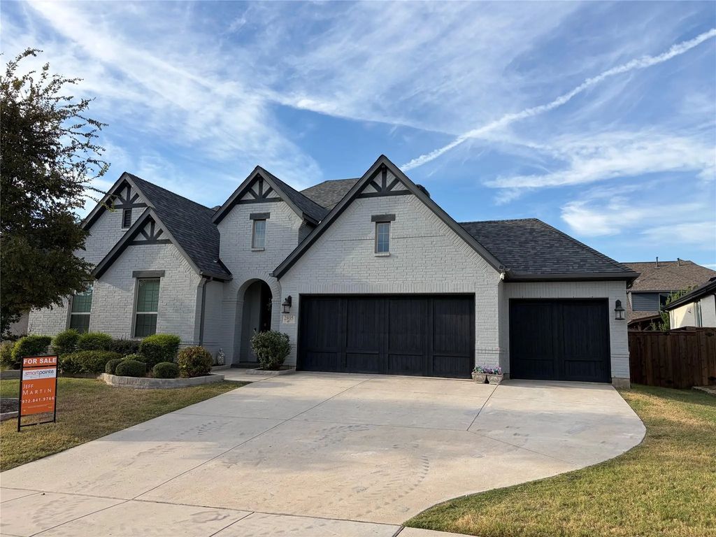 2805 Maverick Way, Celina