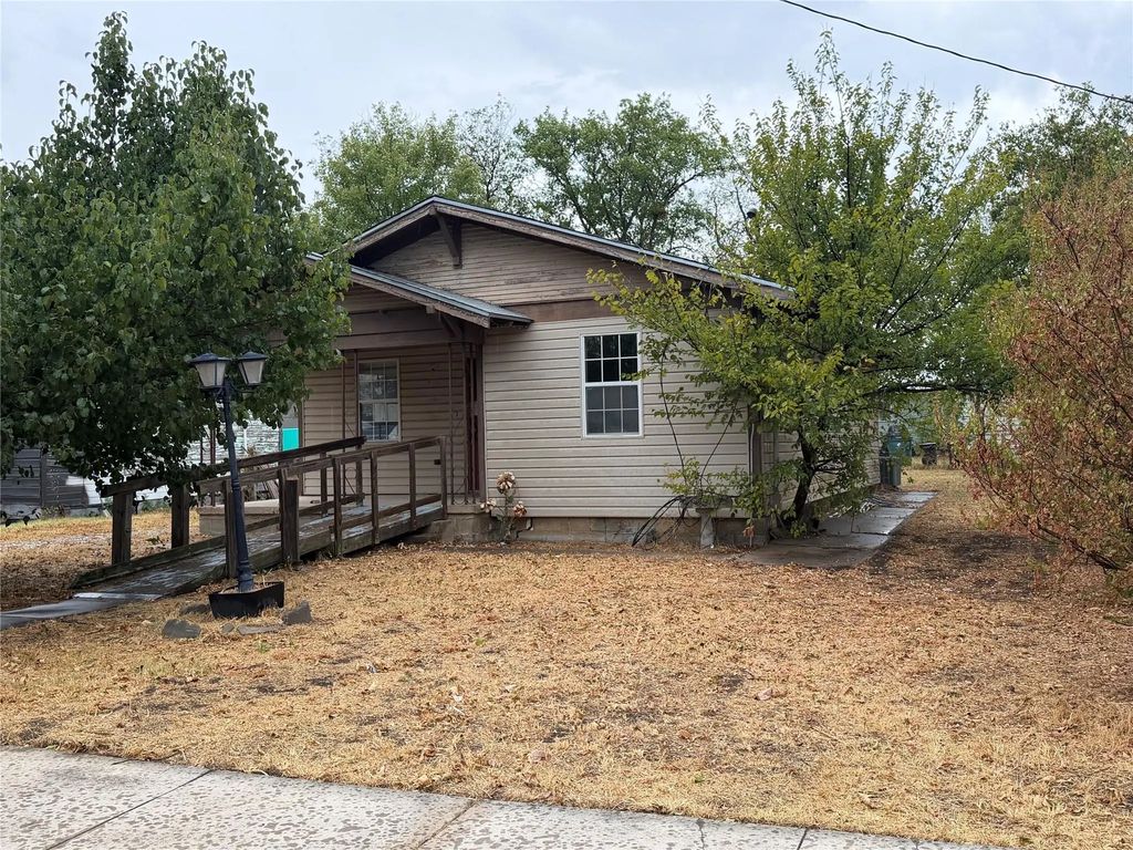 413 S Green Street, Eastland