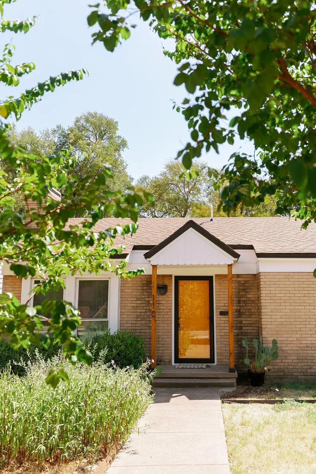110 N Briscoe Boulevard, Dallas