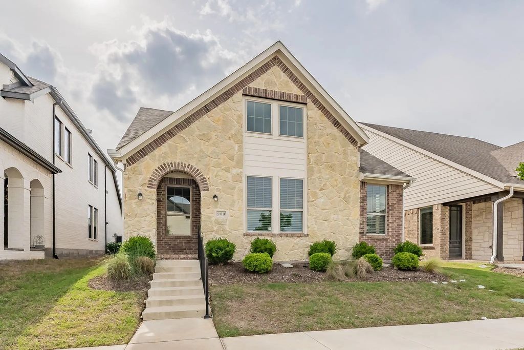 900 Pearl Place, Northlake