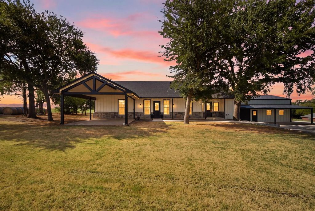 5480 New Hope Road, Aubrey