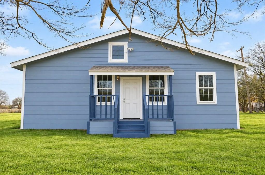 309 E Pine Street, Jacksboro