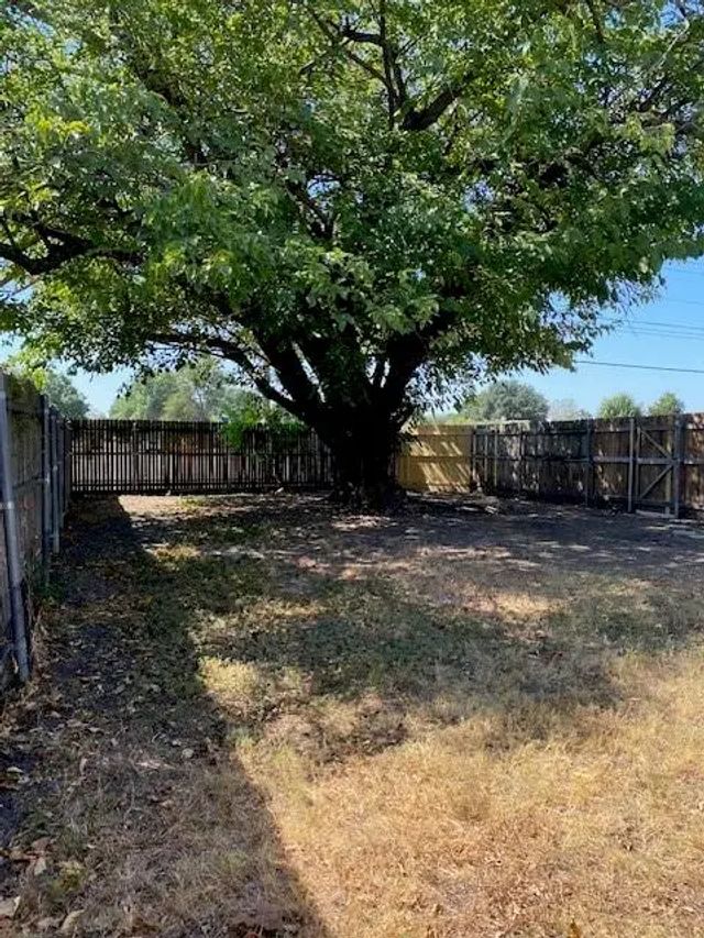 2022 Tiehack Lane, Garland