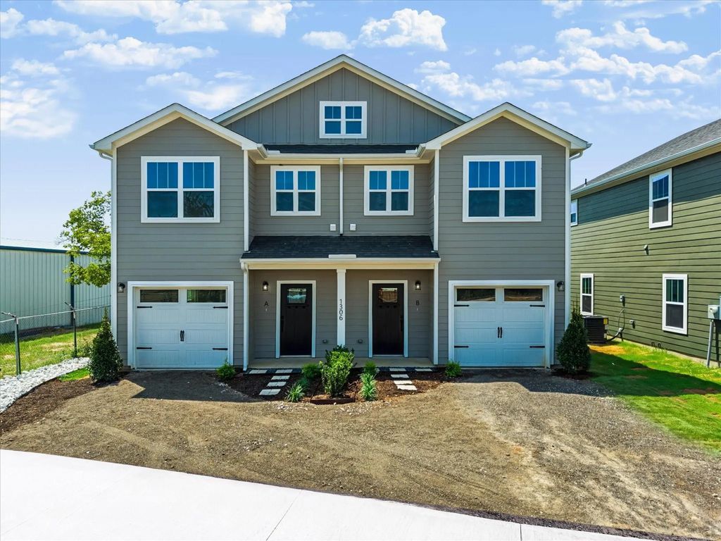1306 Country Road, Whitesboro