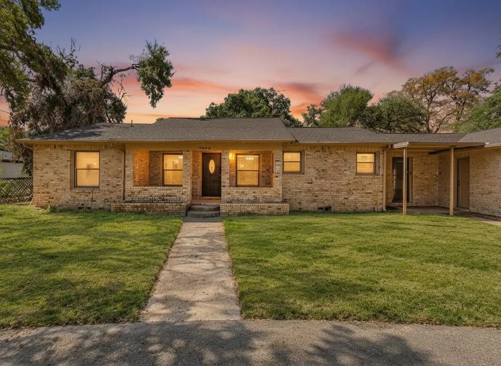 7905 Ella Young Drive, Lakeside