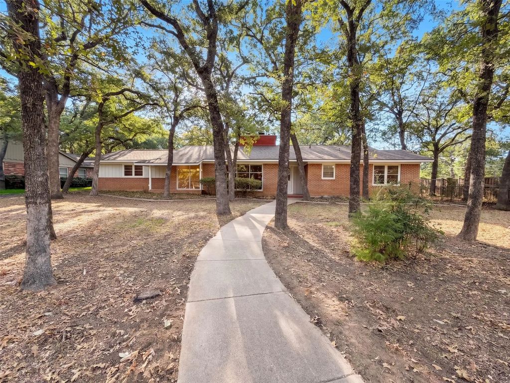 1725 Danciger Drive, Fort Worth