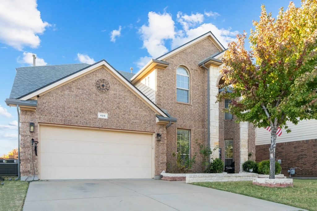 428 Running Water Trail, Fort Worth