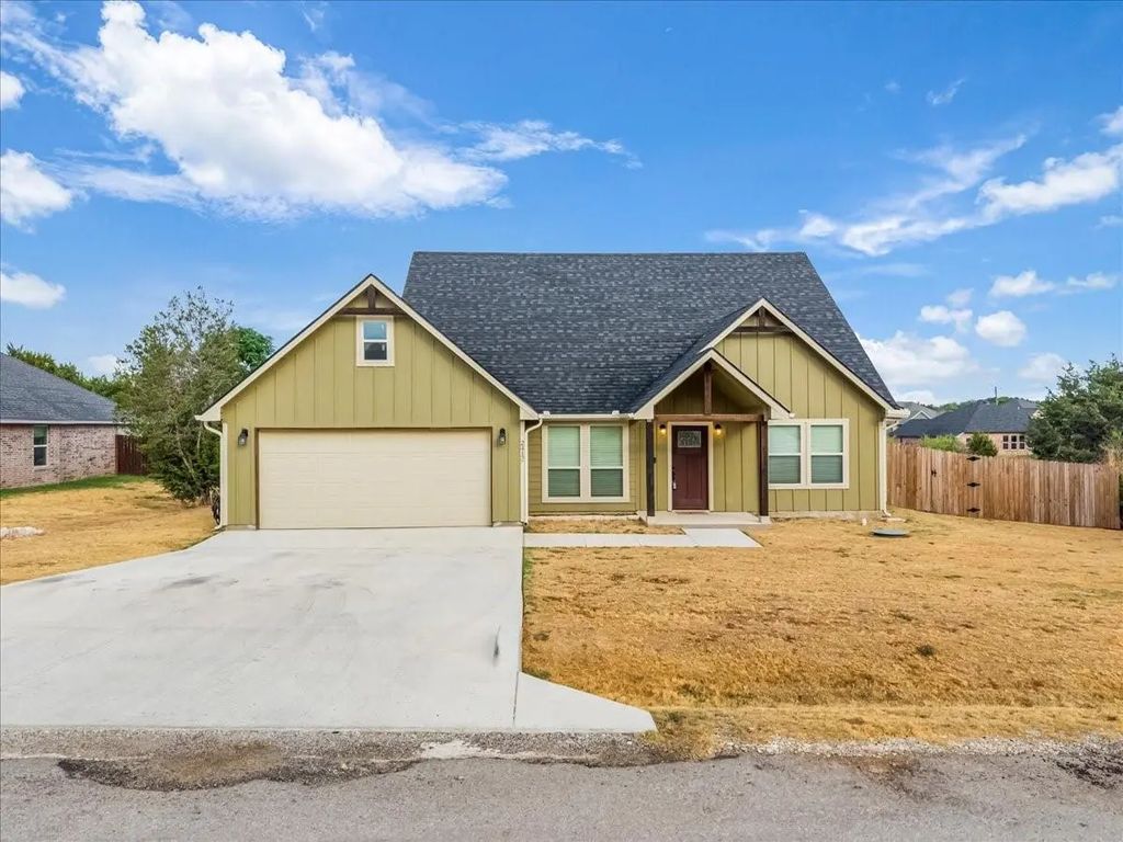2412 Christine Drive, Granbury