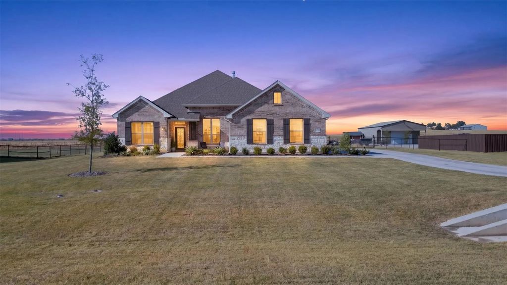 4004 Sanger Meadow Drive, Sanger