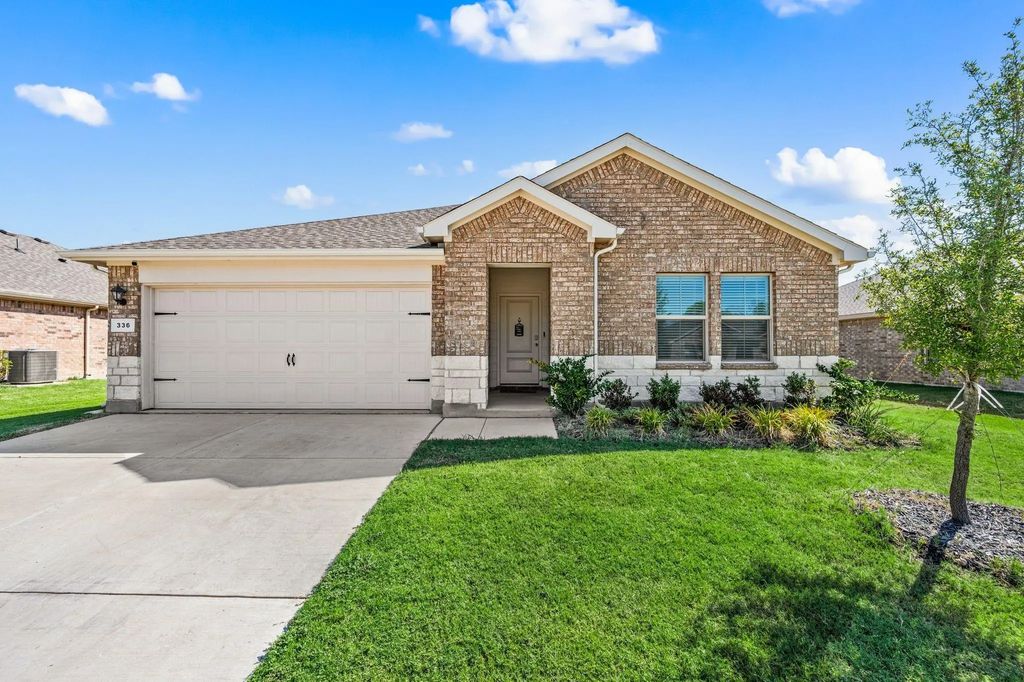 336 Wildrose Circle, Cleburne