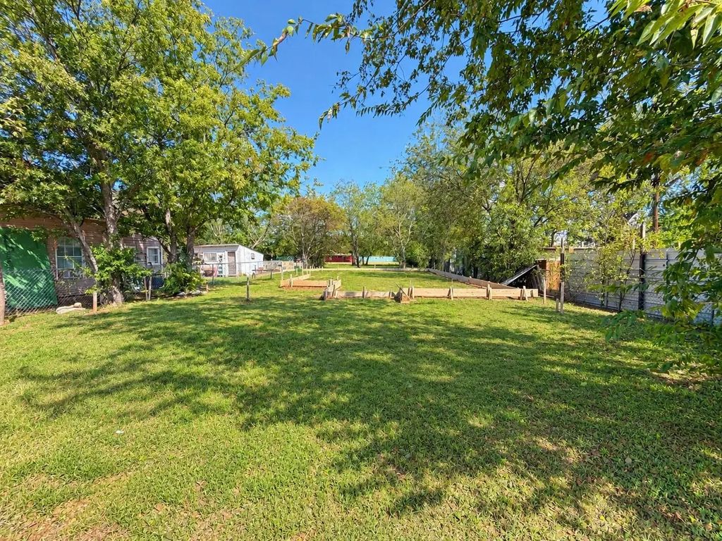 1009 1st Avenue, Mineral Wells