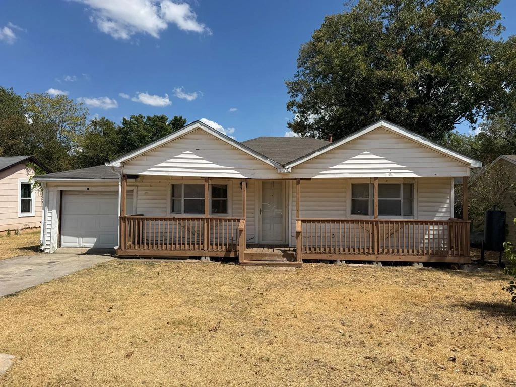 120 N Las Vegas Trail, White Settlement