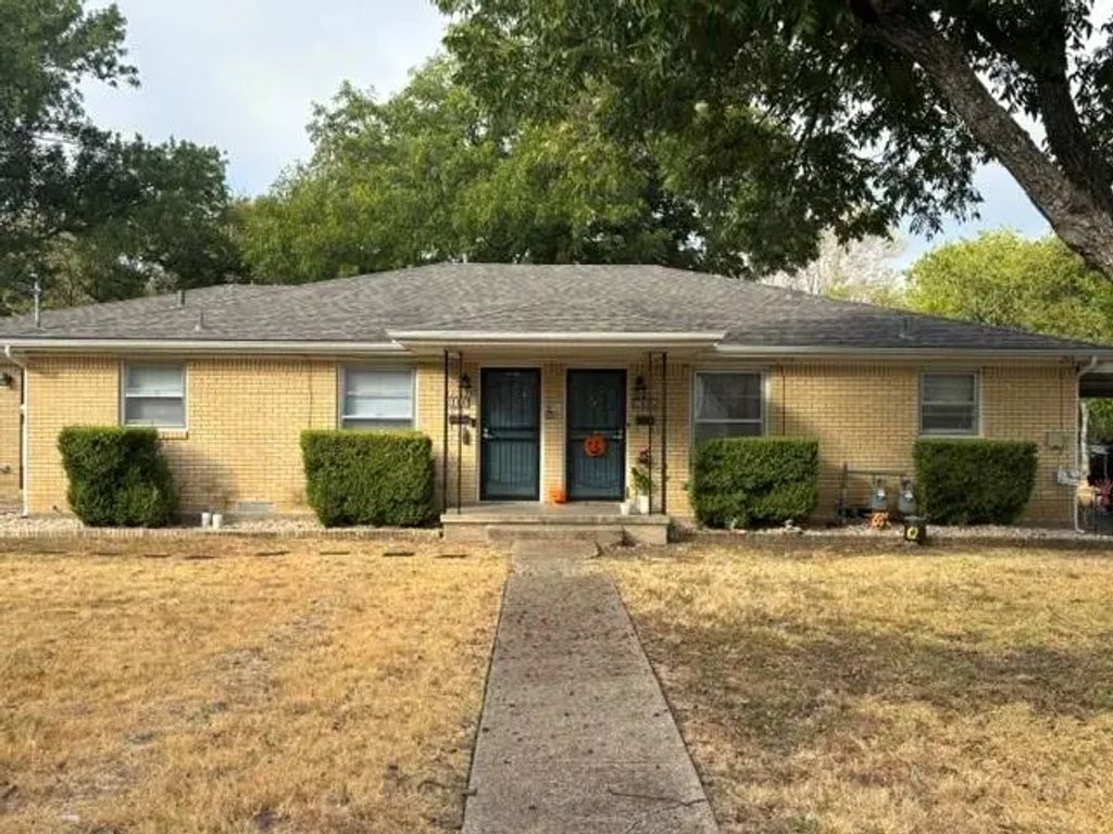 103 Lewis Street A, Waxahachie