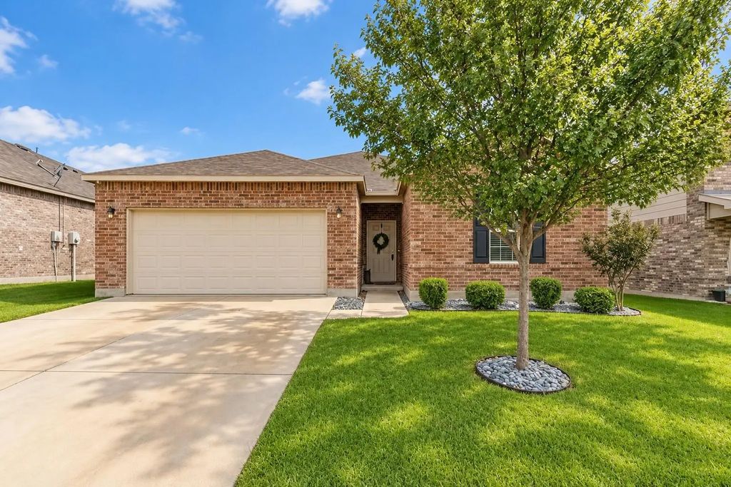 412 Magma Drive, Fort Worth